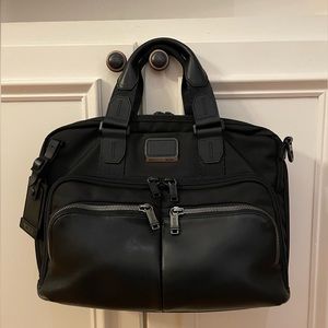 Tumi - Alpha Bravo Albany Slim Brief - Black Leather